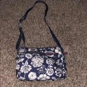 VERA BRADLEY CROSSOVER BAG